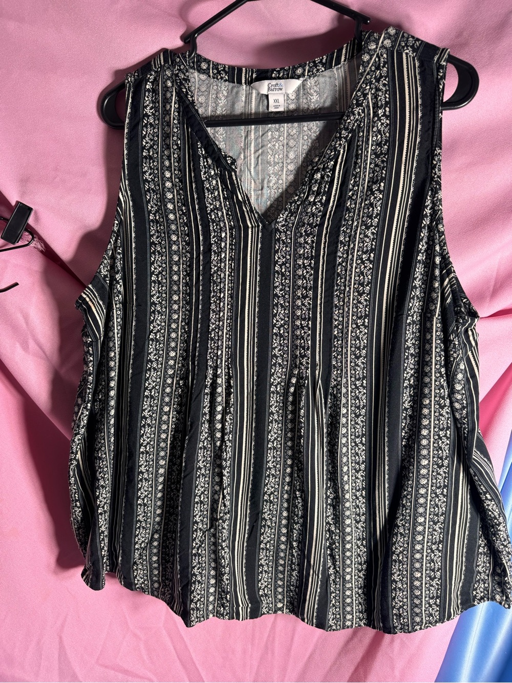 Lot of 2 Womens V-Neck Tops